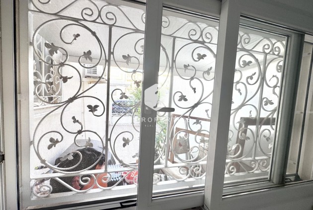 Z drugiej ręki - Szalet -
Orihuela Costa - Playa Flamenca