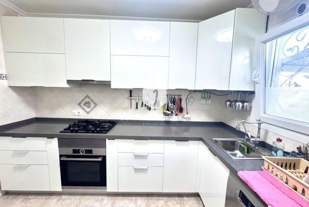 Z drugiej ręki - Szalet -
Orihuela Costa - Playa Flamenca