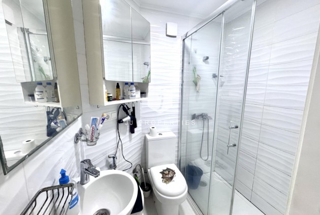 Z drugiej ręki - Szalet -
Orihuela Costa - Playa Flamenca