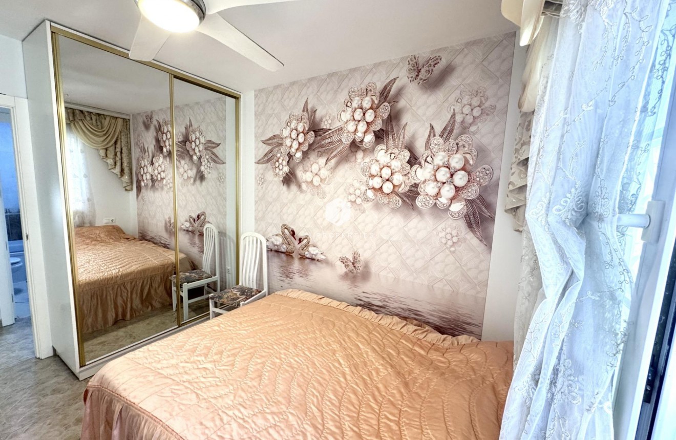 Z drugiej ręki - Szalet -
Orihuela Costa - Playa Flamenca