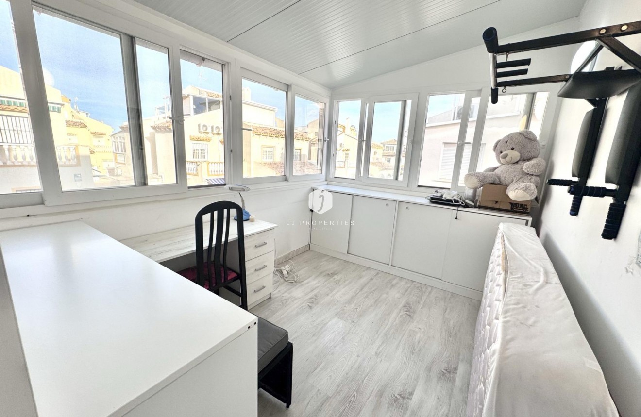 Z drugiej ręki - Szalet -
Orihuela Costa - Playa Flamenca