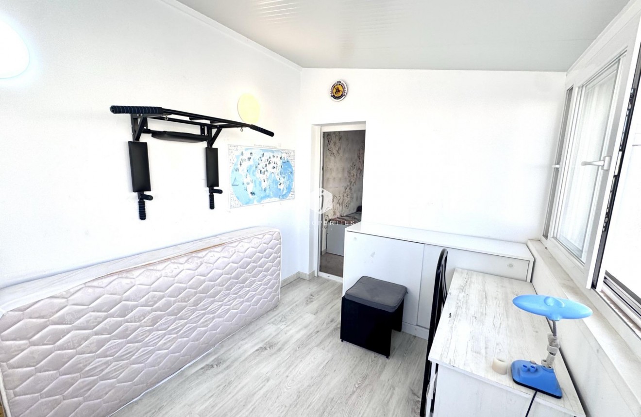 Z drugiej ręki - Szalet -
Orihuela Costa - Playa Flamenca