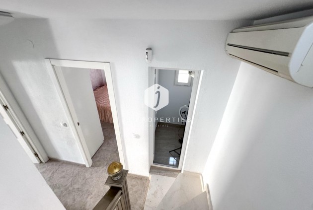 Z drugiej ręki - Szalet -
Orihuela Costa - Playa Flamenca