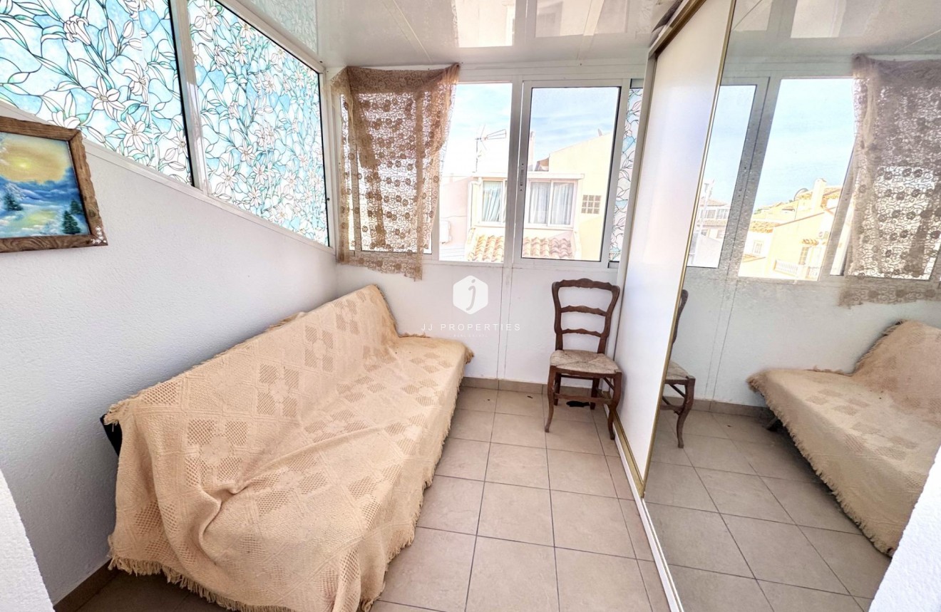 Z drugiej ręki - Szalet -
Orihuela Costa - Playa Flamenca