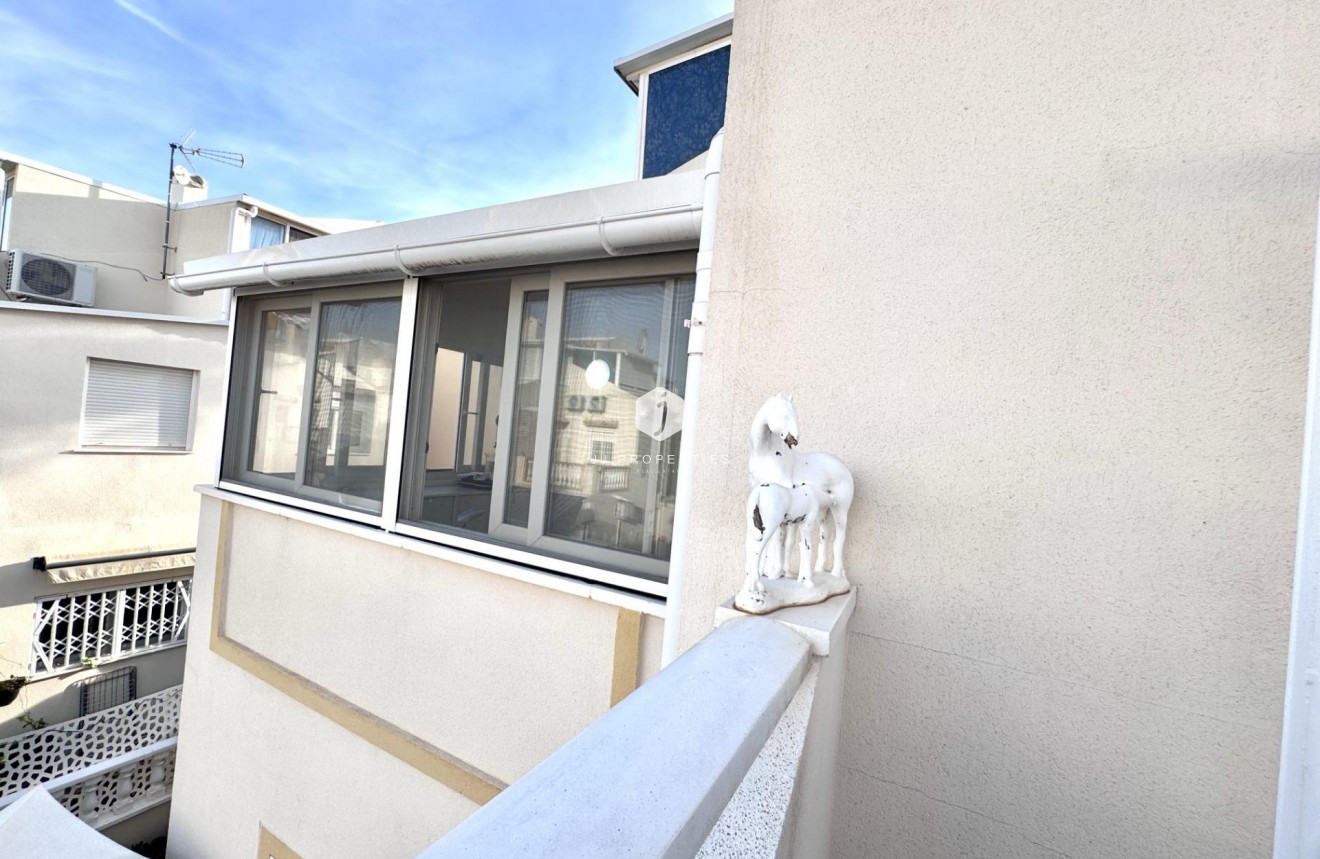 Z drugiej ręki - Szalet -
Orihuela Costa - Playa Flamenca