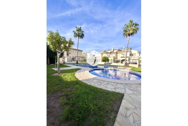 Z drugiej ręki - Szalet -
Orihuela Costa - Playa Flamenca