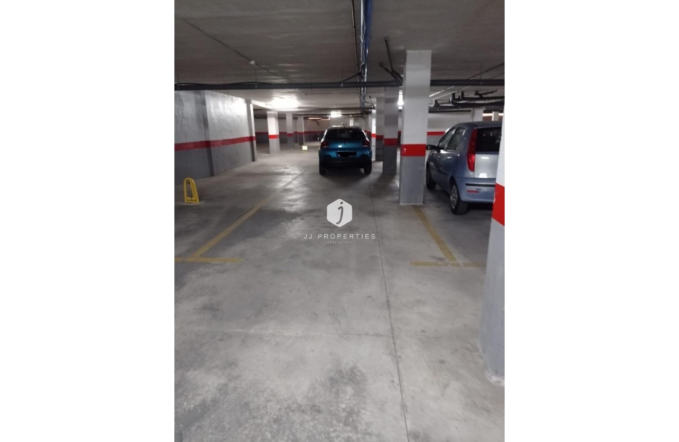 Z drugiej ręki - Daszek -
Torrevieja - Playa de los Locos