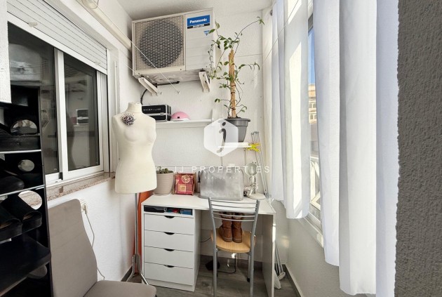 Z drugiej ręki - Mieszkanie w bloku -
Torrevieja - PARQUE DE LAS NACIONES