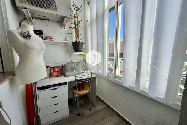 Z drugiej ręki - Mieszkanie w bloku -
Torrevieja - PARQUE DE LAS NACIONES