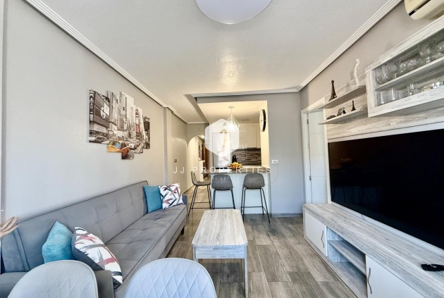 Z drugiej ręki - Mieszkanie w bloku -
Torrevieja - PARQUE DE LAS NACIONES