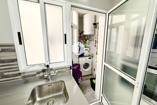 Z drugiej ręki - Mieszkanie w bloku -
Torrevieja - PARQUE DE LAS NACIONES