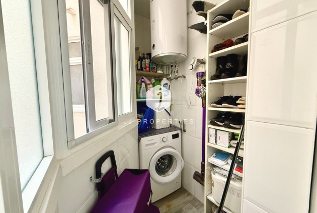 Z drugiej ręki - Mieszkanie w bloku -
Torrevieja - PARQUE DE LAS NACIONES