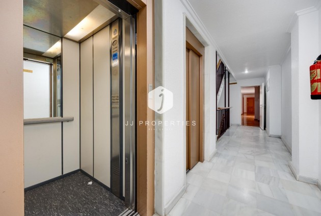 Tweedehands - Appartement / flat -
Guardamar del Segura - Pueblo