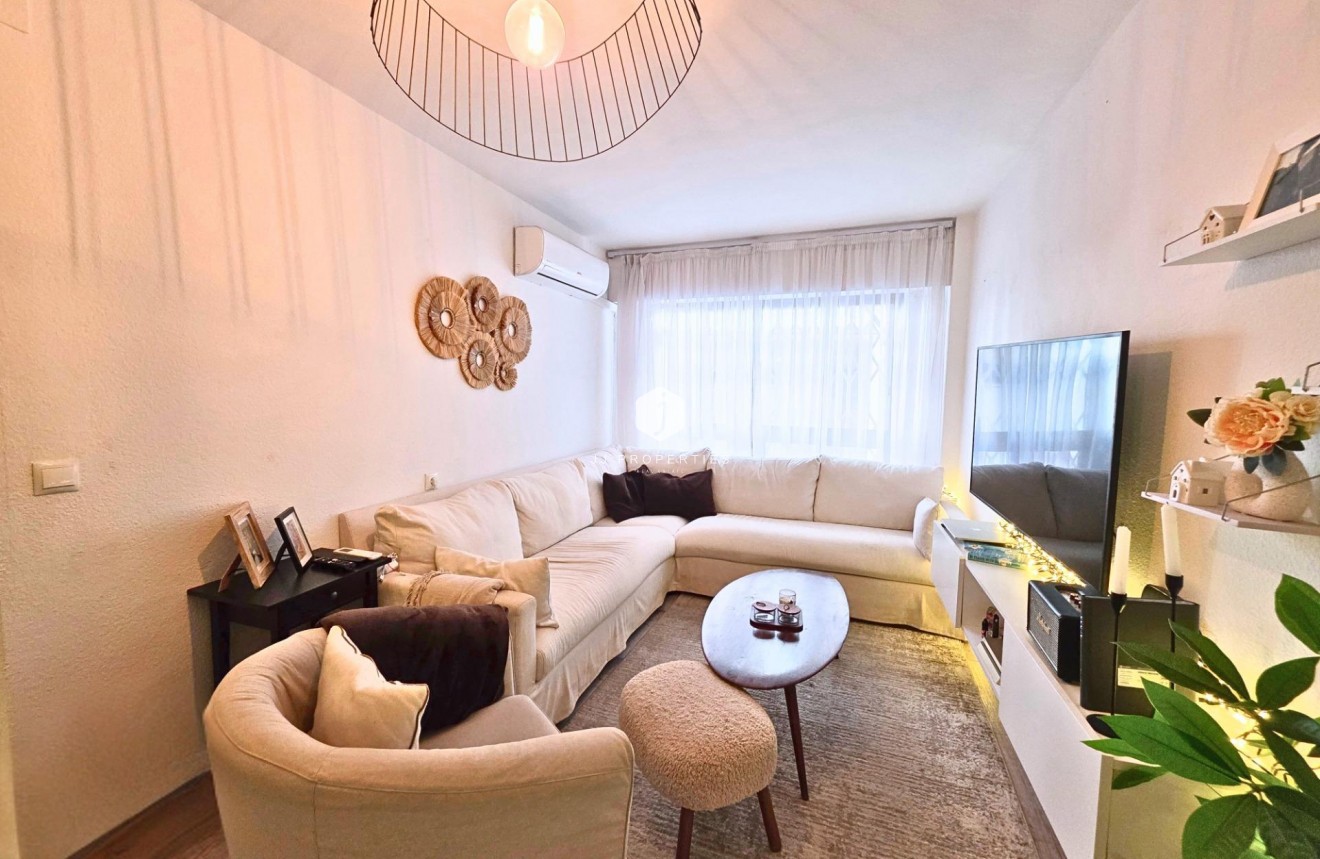 Z drugiej ręki - Mieszkanie w bloku -
Torrevieja - Playa del Cura