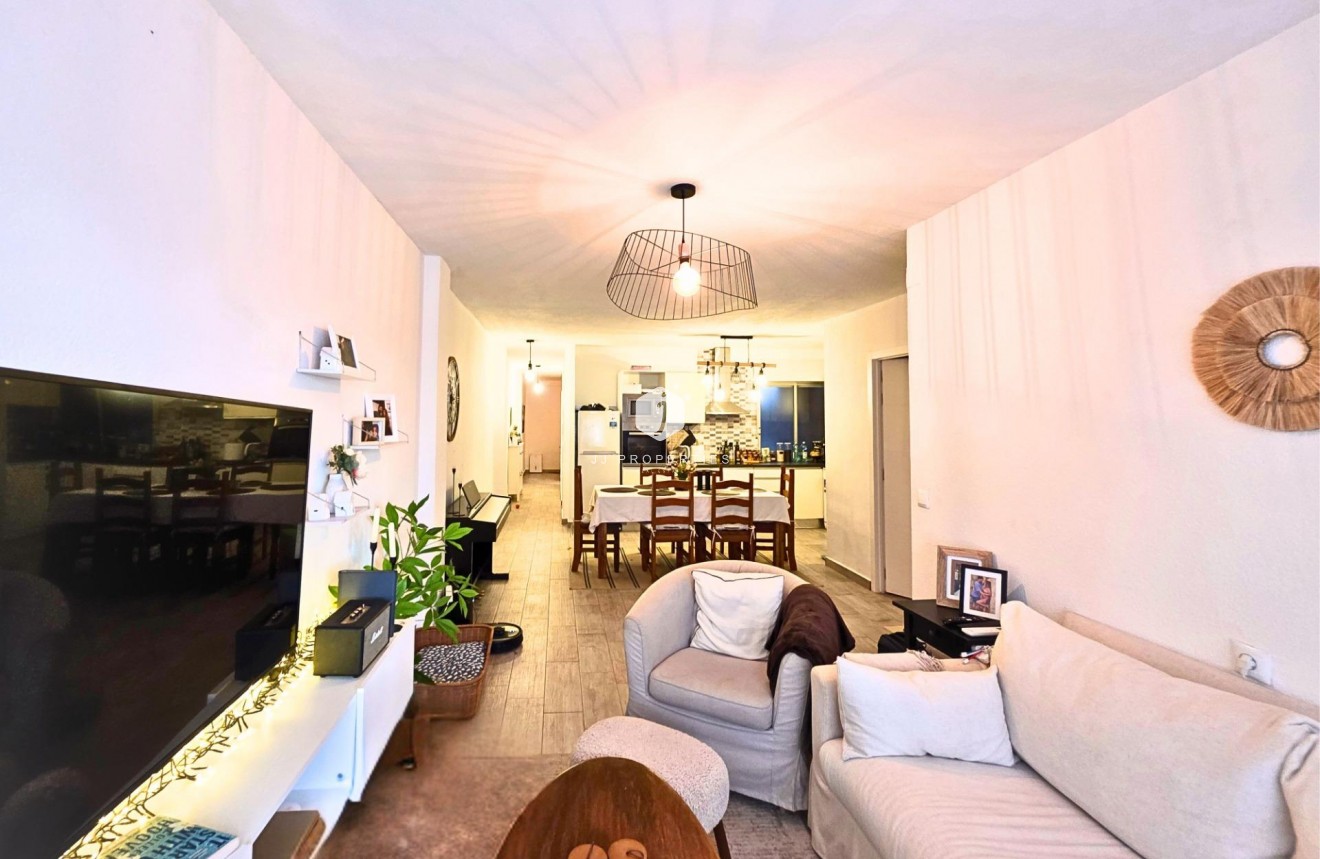 Z drugiej ręki - Mieszkanie w bloku -
Torrevieja - Playa del Cura