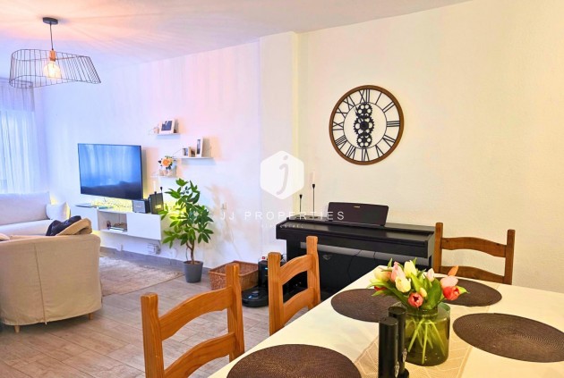 Z drugiej ręki - Mieszkanie w bloku -
Torrevieja - Playa del Cura