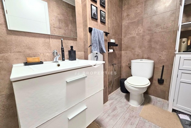 Z drugiej ręki - Mieszkanie w bloku -
Torrevieja - Playa del Cura