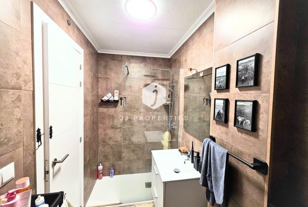 Z drugiej ręki - Mieszkanie w bloku -
Torrevieja - Playa del Cura