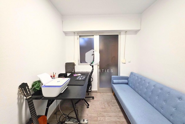 Z drugiej ręki - Mieszkanie w bloku -
Torrevieja - Playa del Cura