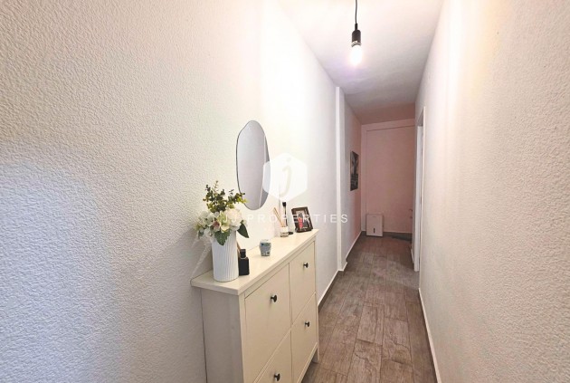 Z drugiej ręki - Mieszkanie w bloku -
Torrevieja - Playa del Cura