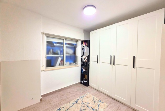 Z drugiej ręki - Mieszkanie w bloku -
Torrevieja - Playa del Cura