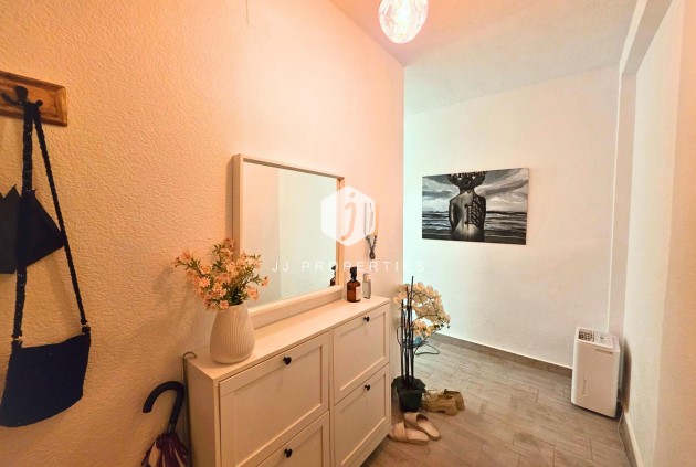 Z drugiej ręki - Mieszkanie w bloku -
Torrevieja - Playa del Cura