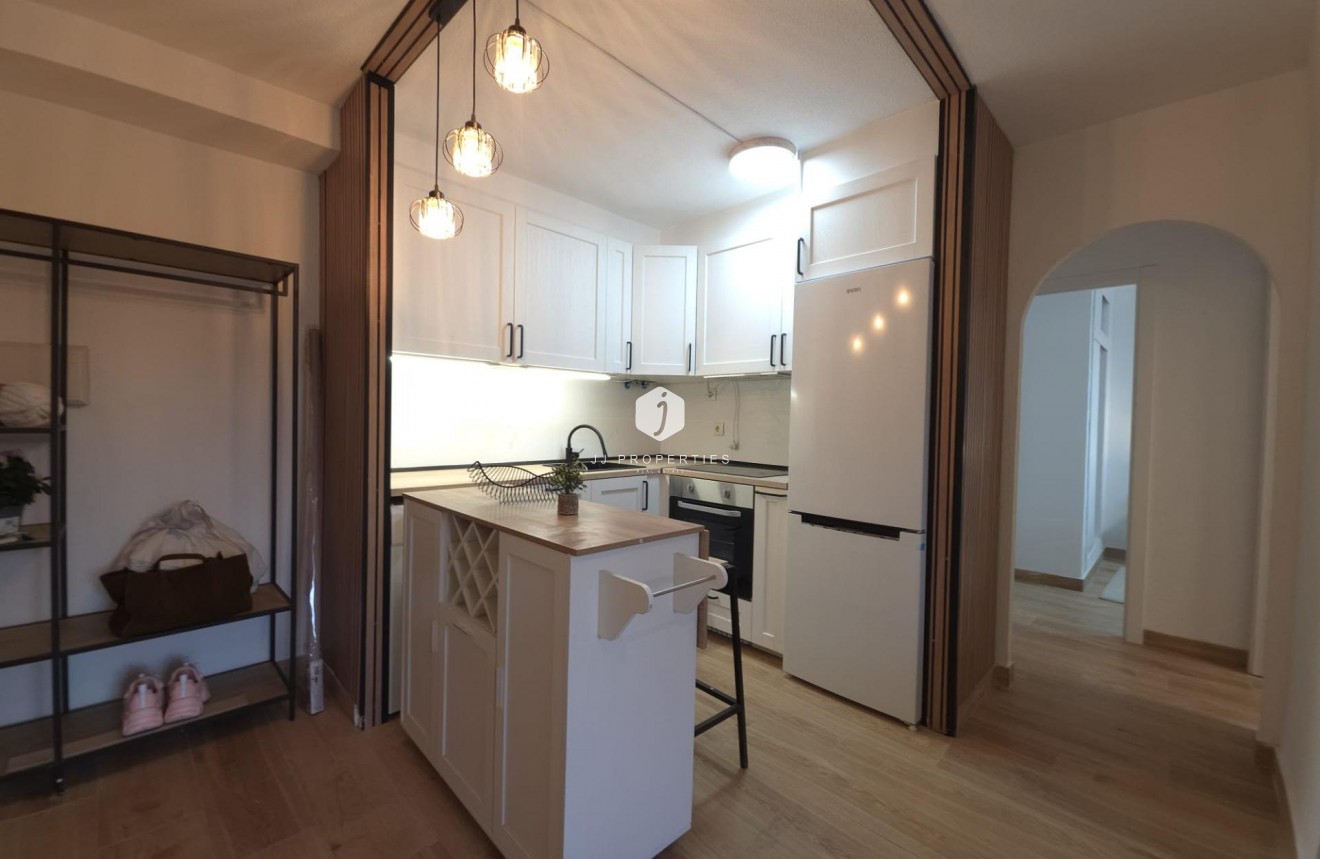 Z drugiej ręki - Daszek -
Torrevieja - Cala Ferris