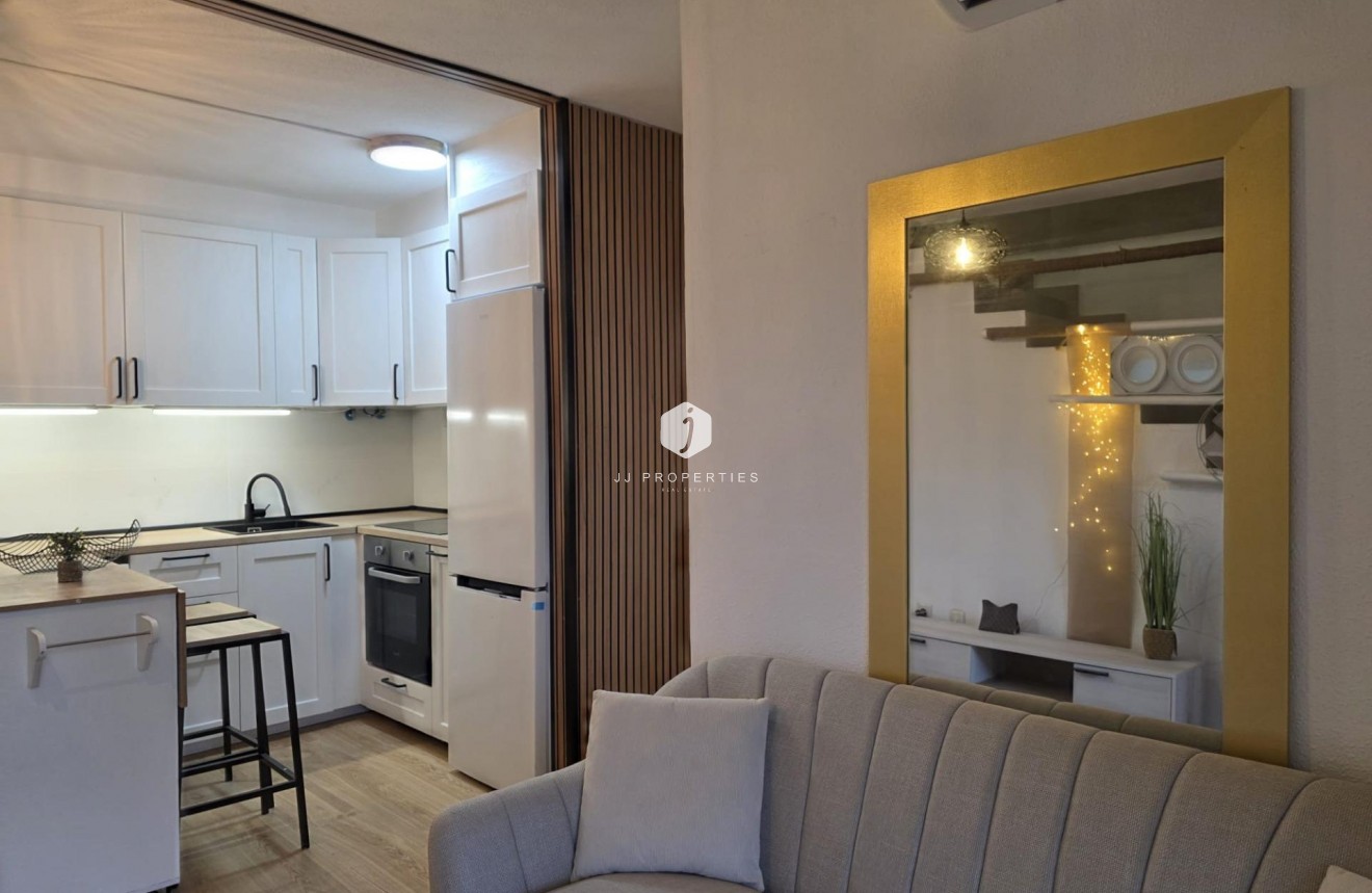 Z drugiej ręki - Daszek -
Torrevieja - Cala Ferris