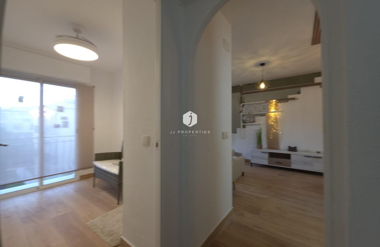 Z drugiej ręki - Daszek -
Torrevieja - Cala Ferris