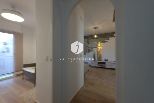 Z drugiej ręki - Daszek -
Torrevieja - Cala Ferris