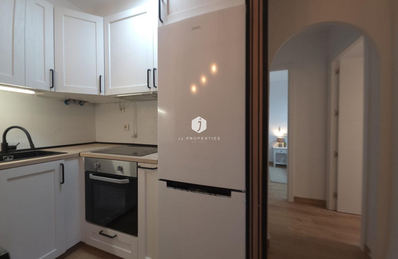 Z drugiej ręki - Daszek -
Torrevieja - Cala Ferris