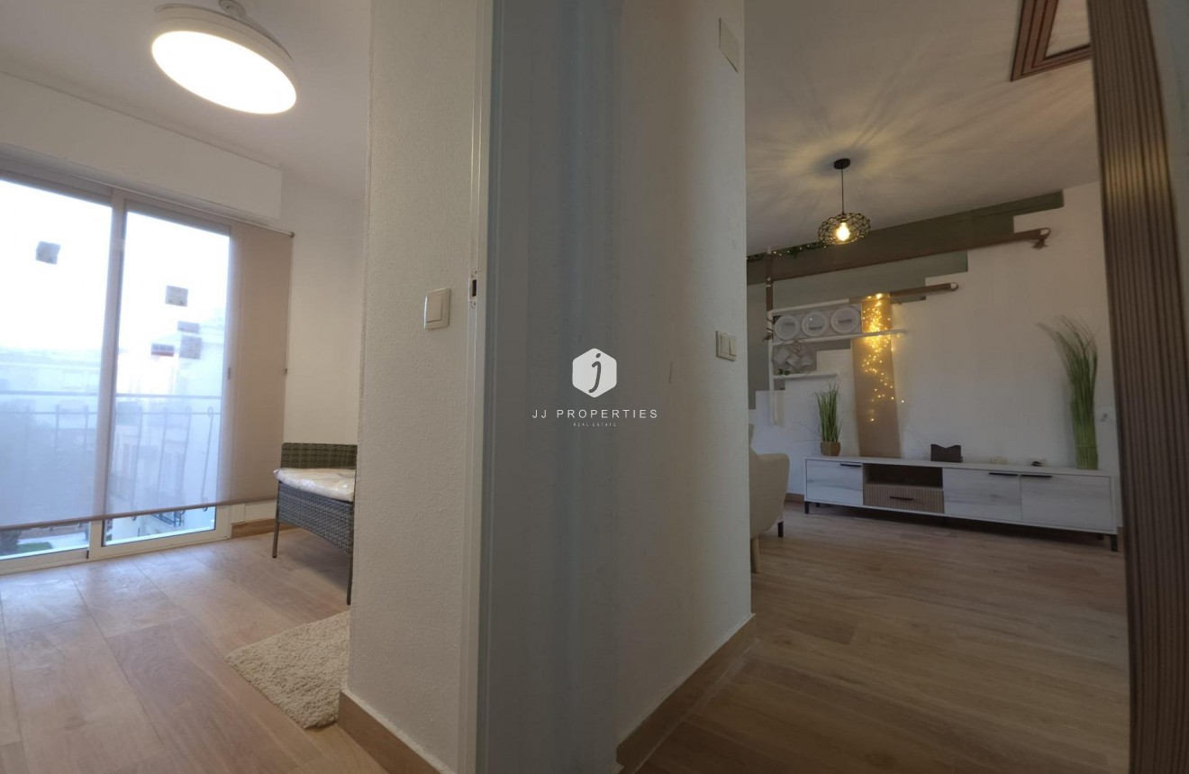 Z drugiej ręki - Daszek -
Torrevieja - Cala Ferris