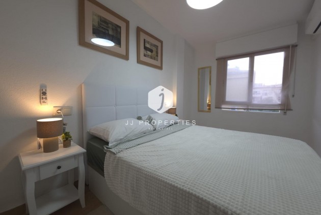 Z drugiej ręki - Daszek -
Torrevieja - Cala Ferris