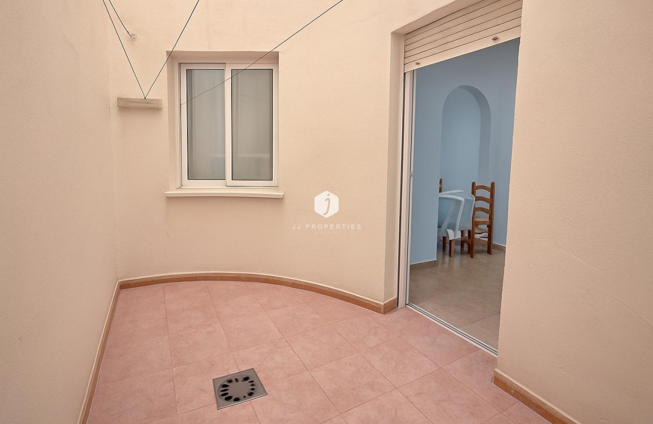 Tweedehands - Appartement / flat -
Torrevieja - Habaneras