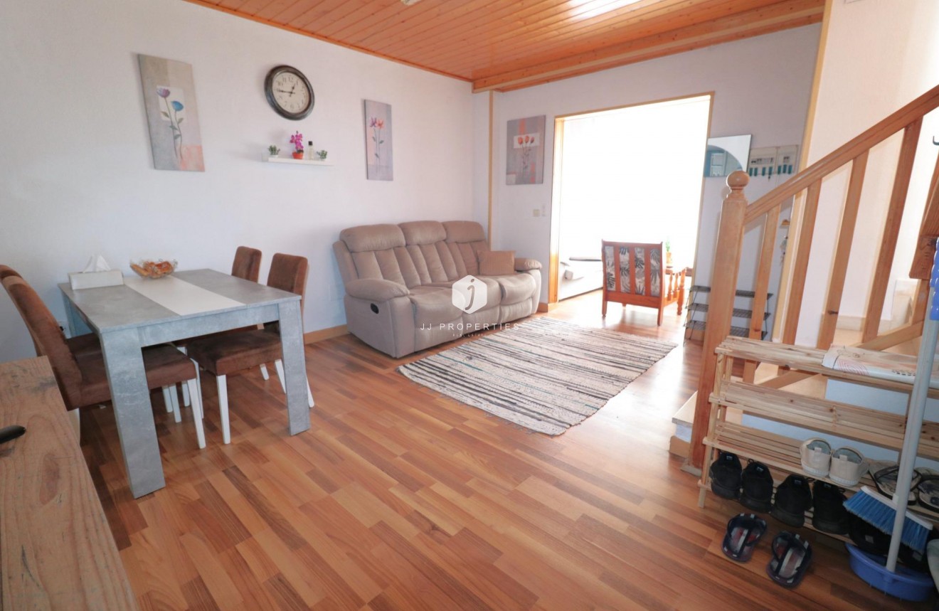 Z drugiej ręki - Daszek -
Torrevieja - Acequion