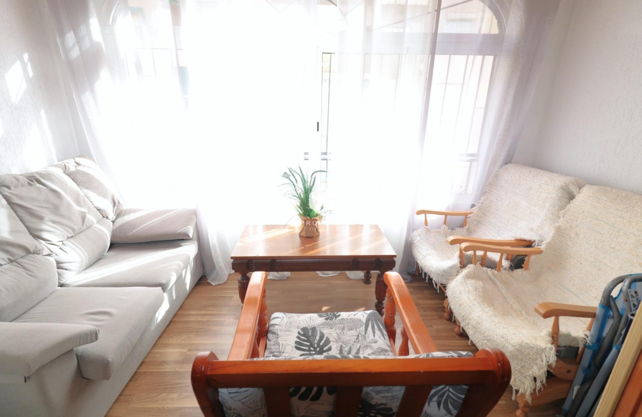 Z drugiej ręki - Daszek -
Torrevieja - Acequion