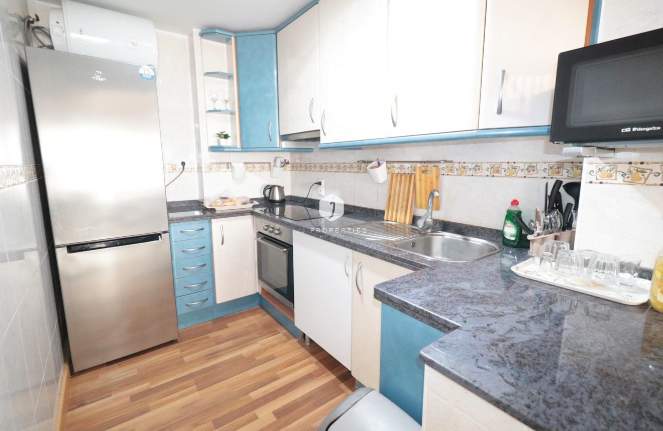 Z drugiej ręki - Daszek -
Torrevieja - Acequion