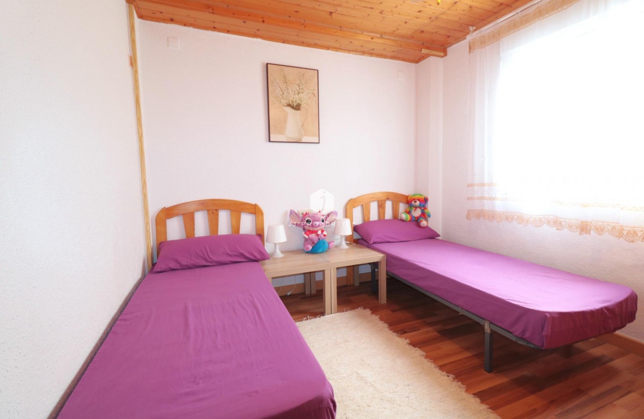 Z drugiej ręki - Daszek -
Torrevieja - Acequion