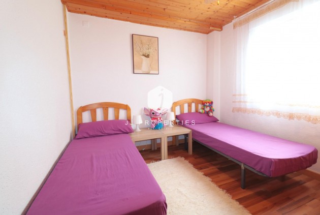 Z drugiej ręki - Daszek -
Torrevieja - Acequion