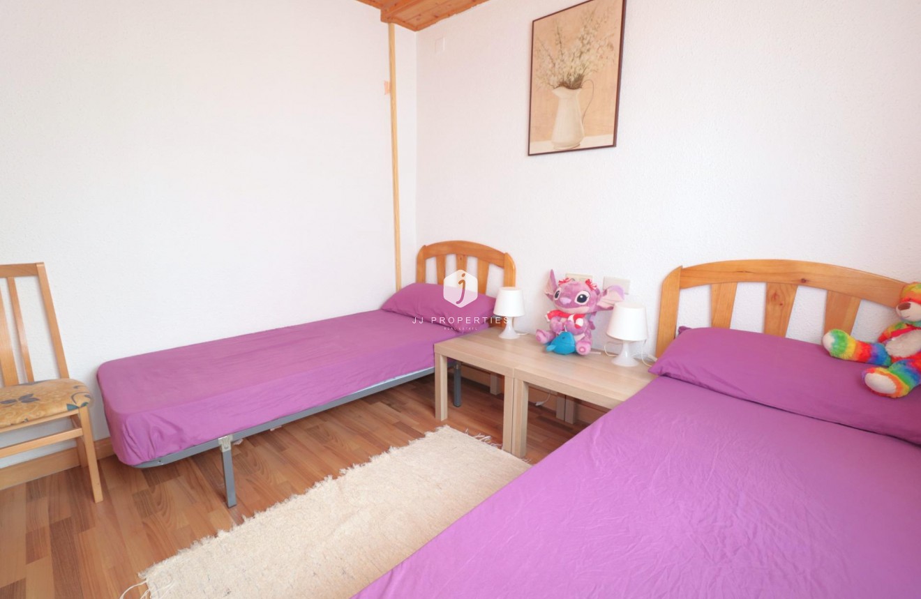 Z drugiej ręki - Daszek -
Torrevieja - Acequion