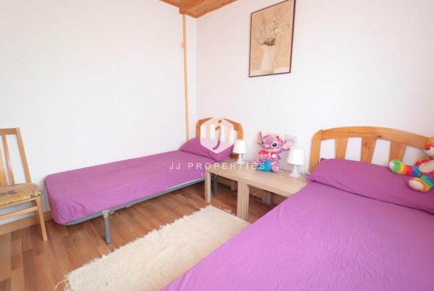 Z drugiej ręki - Daszek -
Torrevieja - Acequion