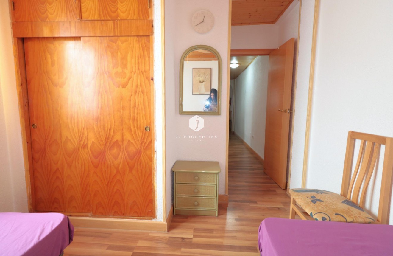 Z drugiej ręki - Daszek -
Torrevieja - Acequion