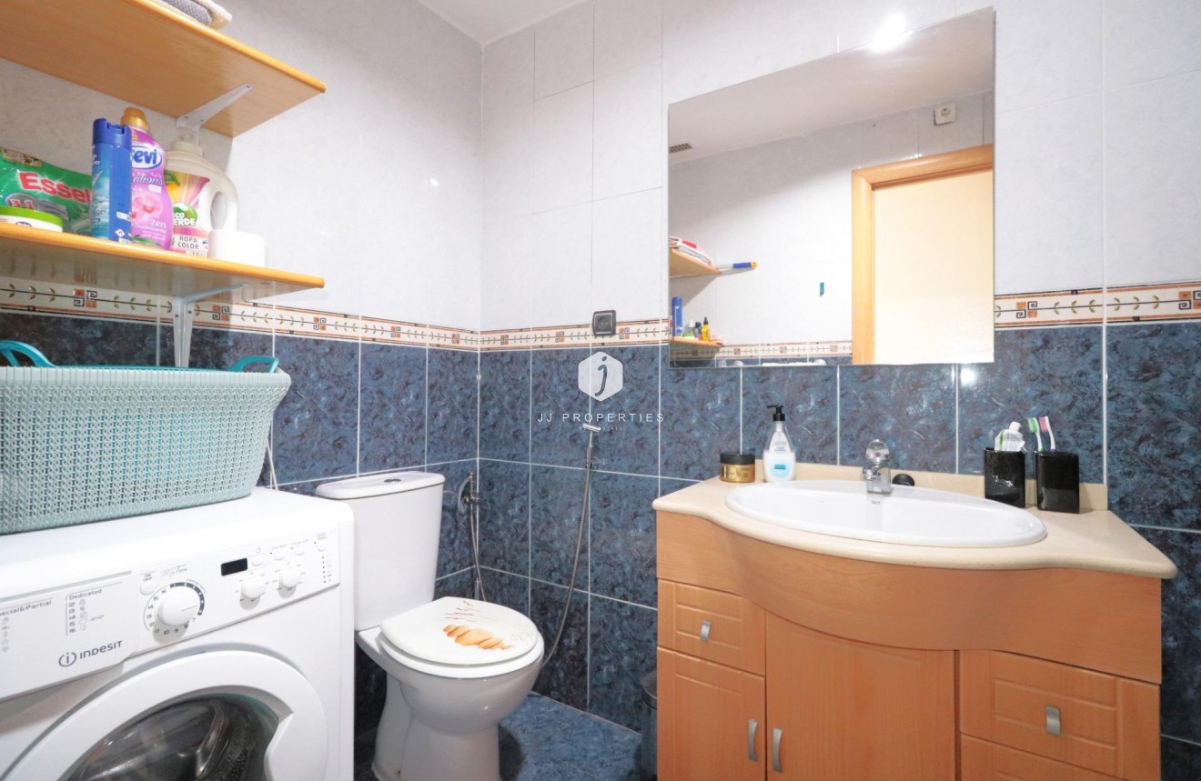 Z drugiej ręki - Daszek -
Torrevieja - Acequion