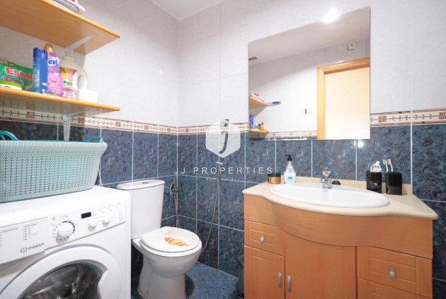 Z drugiej ręki - Daszek -
Torrevieja - Acequion