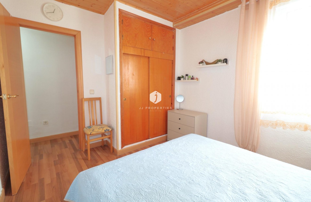 Z drugiej ręki - Daszek -
Torrevieja - Acequion