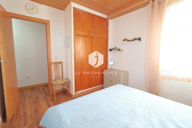 Z drugiej ręki - Daszek -
Torrevieja - Acequion