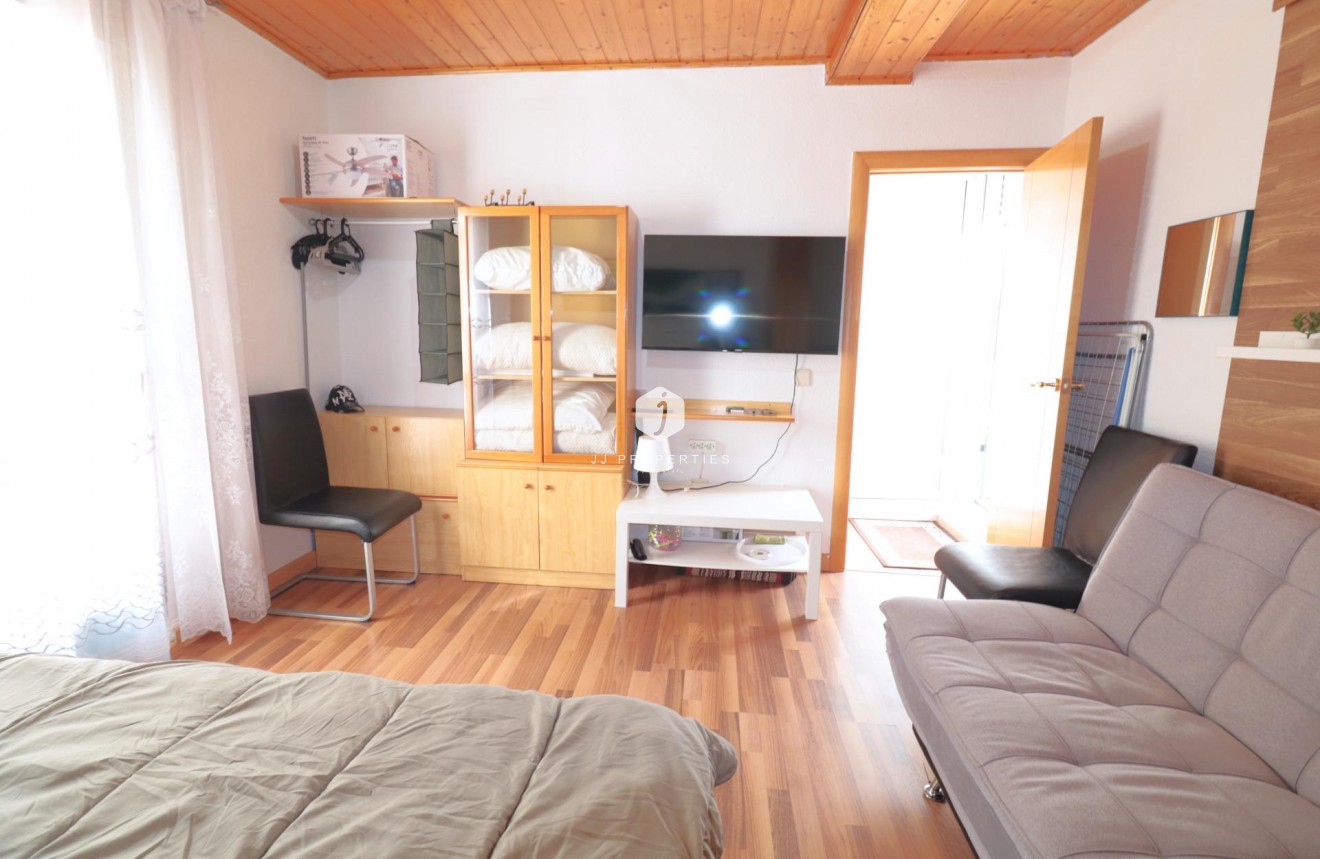 Z drugiej ręki - Daszek -
Torrevieja - Acequion