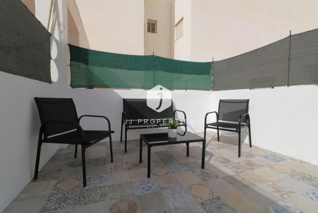 Z drugiej ręki - Daszek -
Torrevieja - Acequion