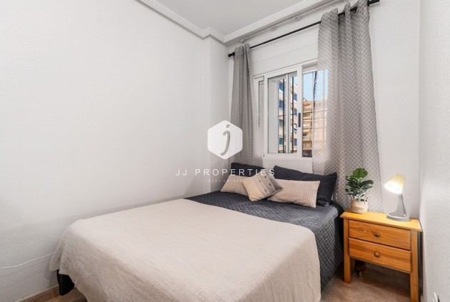 Z drugiej ręki - Mieszkanie w bloku -
Torrevieja - Costa Blanca