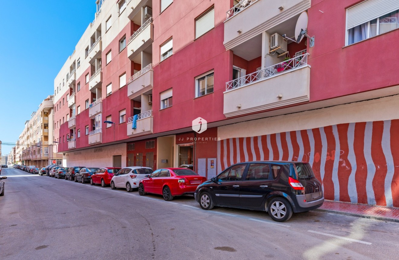 Z drugiej ręki - Mieszkanie w bloku -
Torrevieja - Costa Blanca